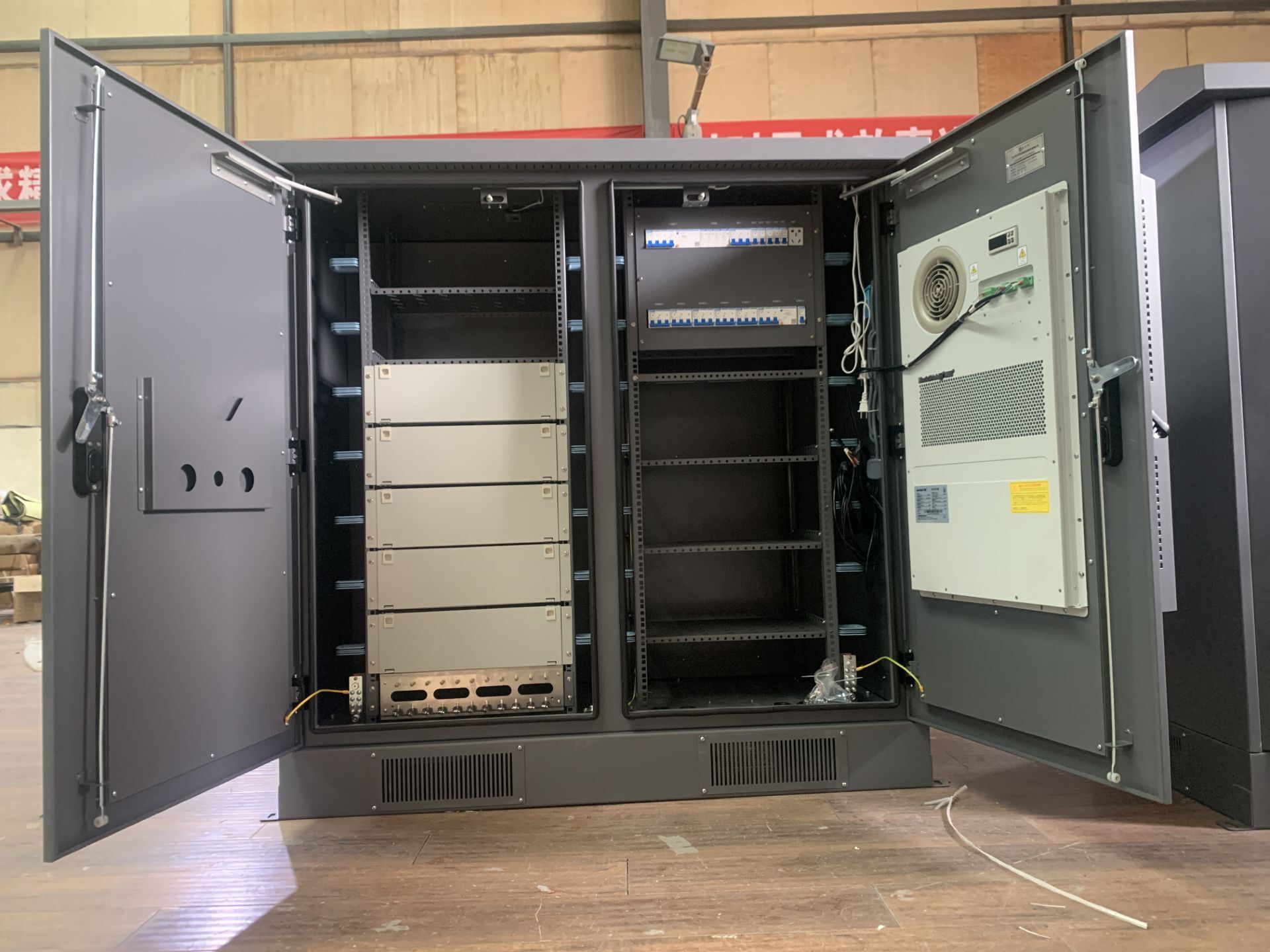 四川生產(chǎn)匯聚機(jī)柜的廠家