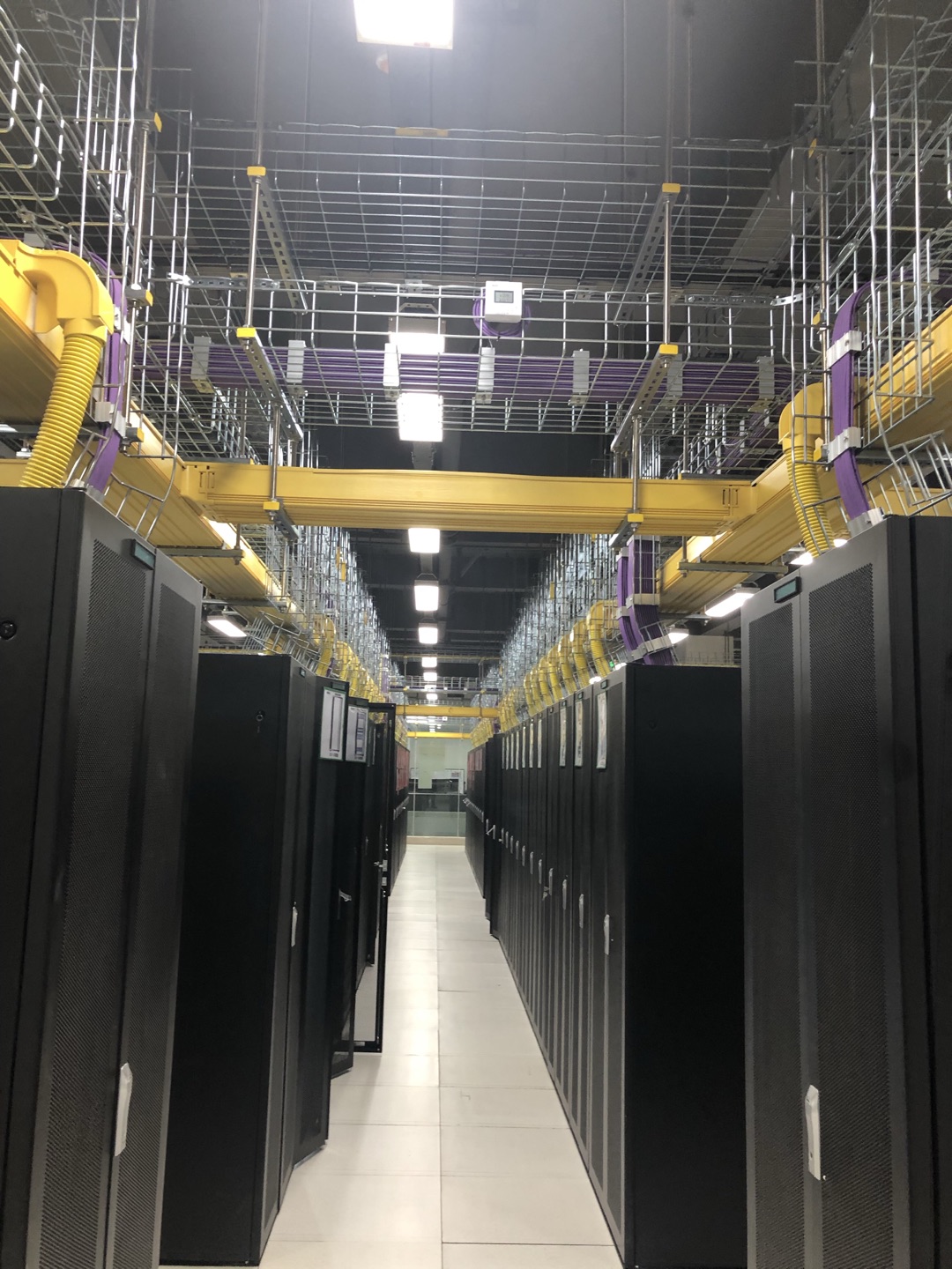 四川冷通道機(jī)柜生產(chǎn)廠(chǎng)家選哪