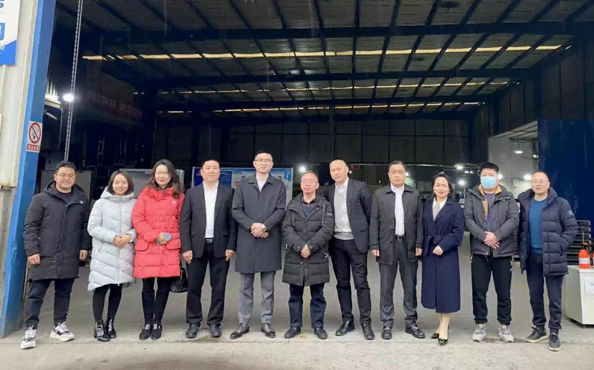 商投產融公司黨委書記、董事長羅成明帶隊赴菲尼特集團和百川四維信息公司考察交流